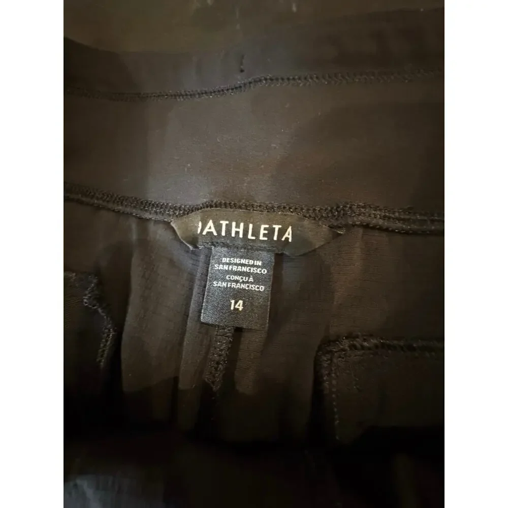 Athleta Black Athletic Shorts Womens Size 14 Zipper Pocket Performance
